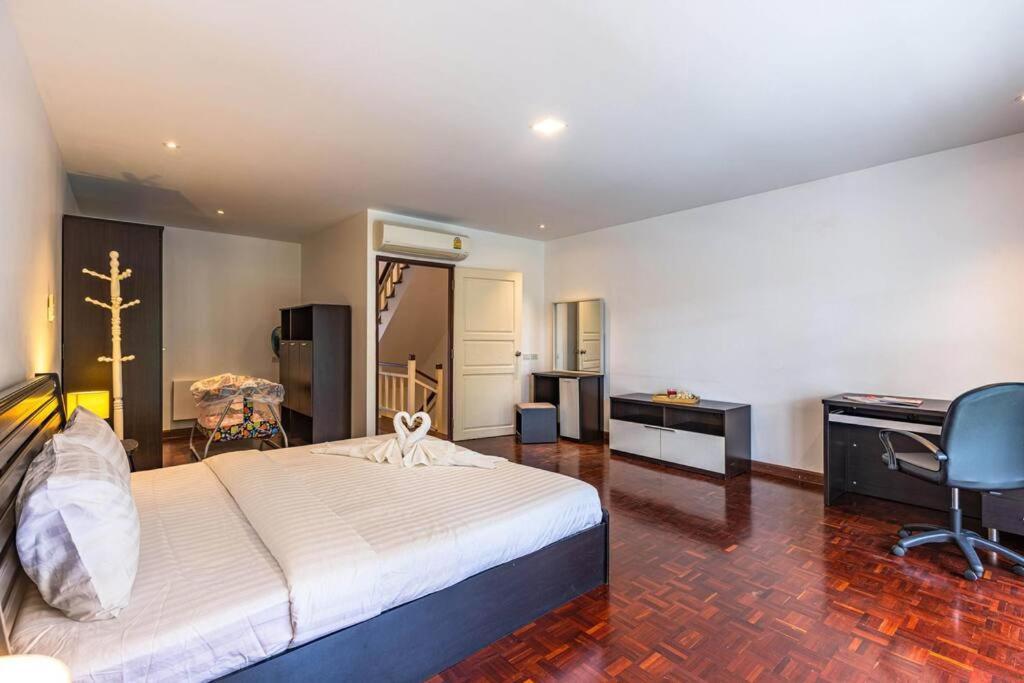 4 Bedroom Townhouse In Great Location! HHQ Exterior foto